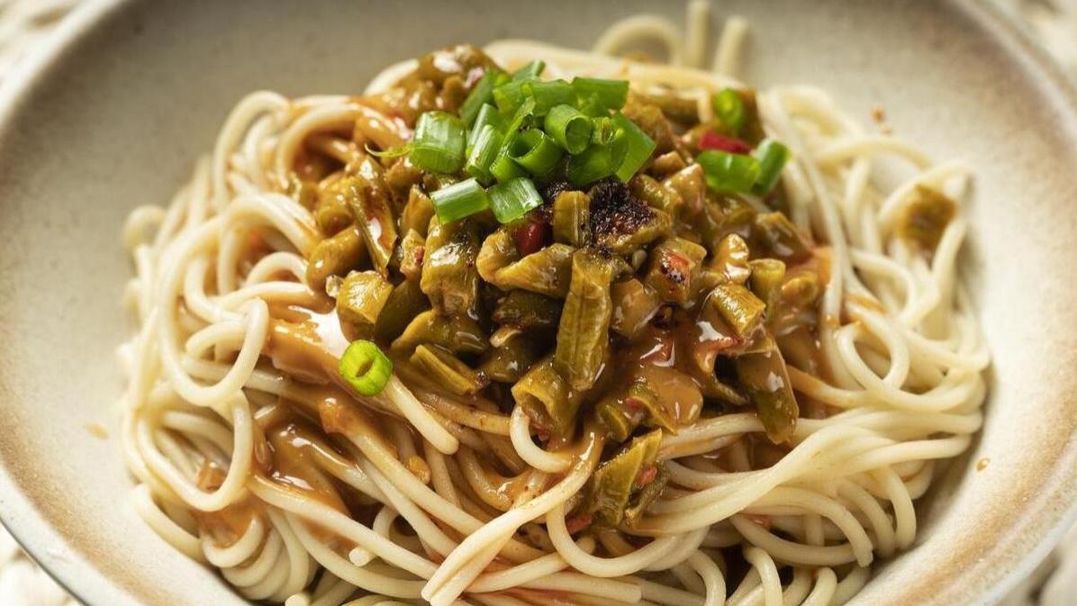 揭秘热干面的成功之道：标准化工艺如何吸引全国食客