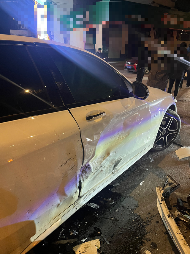 想着换新的，发现减配太严重
我21款星耀珍藏，想着换个新款的24款260L运动，