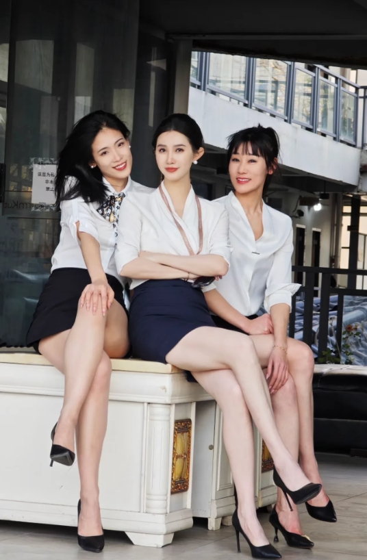 这三个歌手是什么组合，我怎么没听说过？