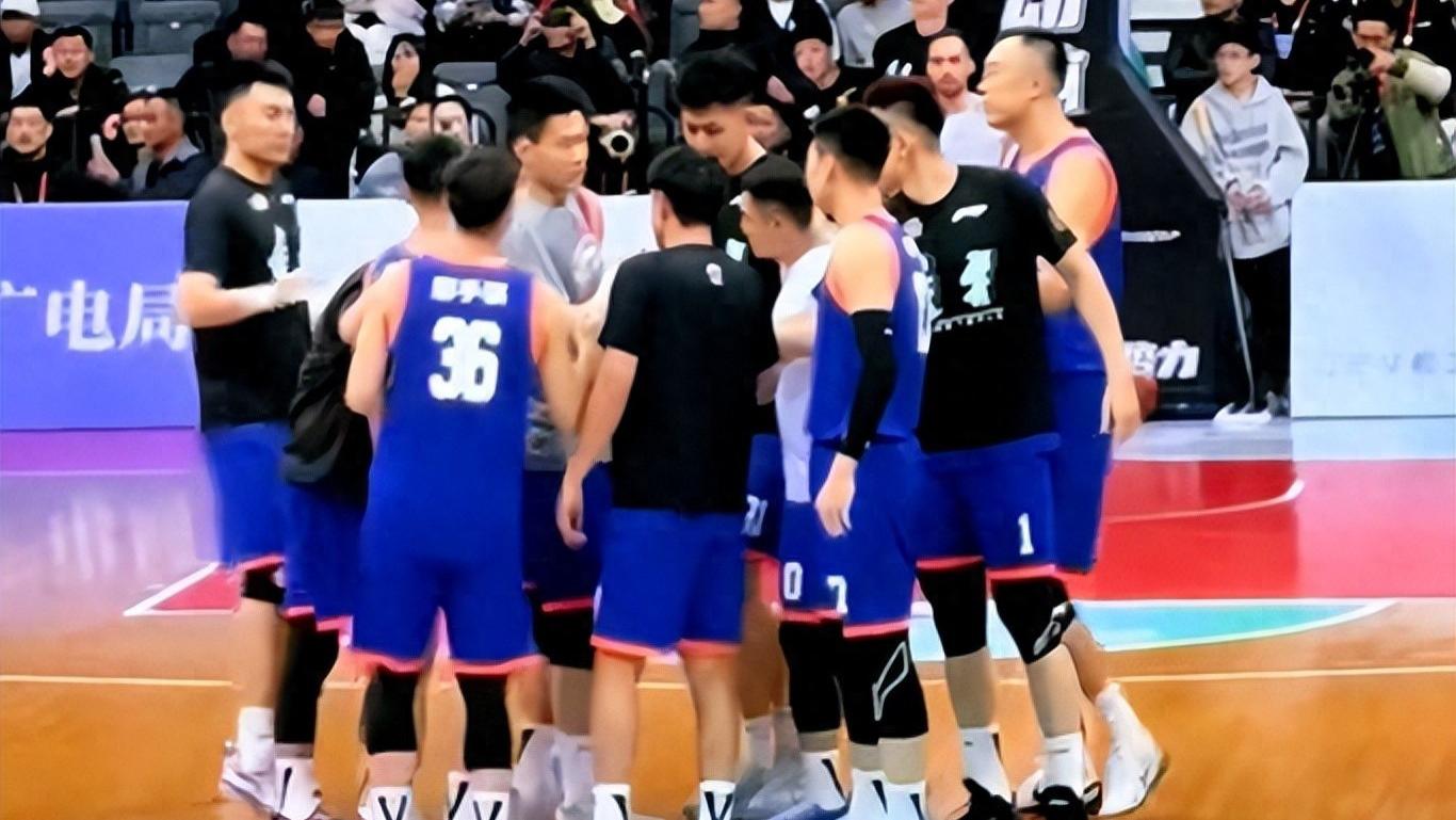 杨鸣藏私心！辽宁83-74四川，韩德君未登场，周琦陪练张陈治锋！