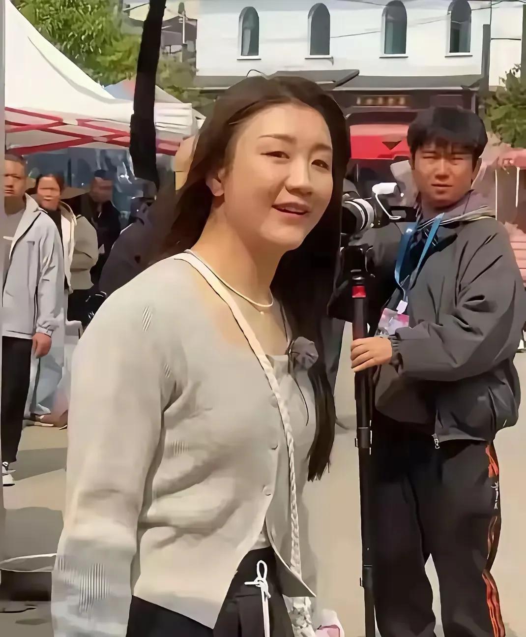 乒乓球奥运卫冕冠军，陈梦的素颜照，依然很好看，看来长得漂亮的女生生活中真的不需要
