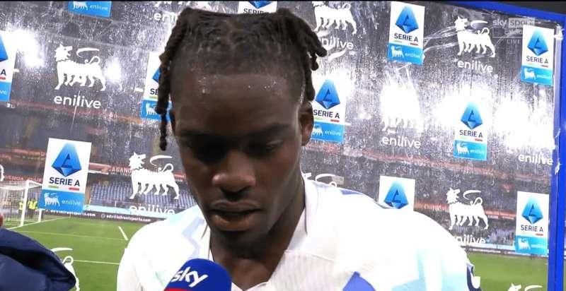 比塞克的左脚越来越舒展了。这个赛季更多出现在右中卫的比塞克，有大把机会用左脚射门