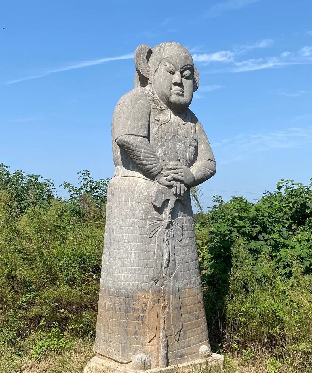 宋陵为啥在麦田之中，没被保护？
很多人不知道，宋陵共有300余座陵墓，占地面积约