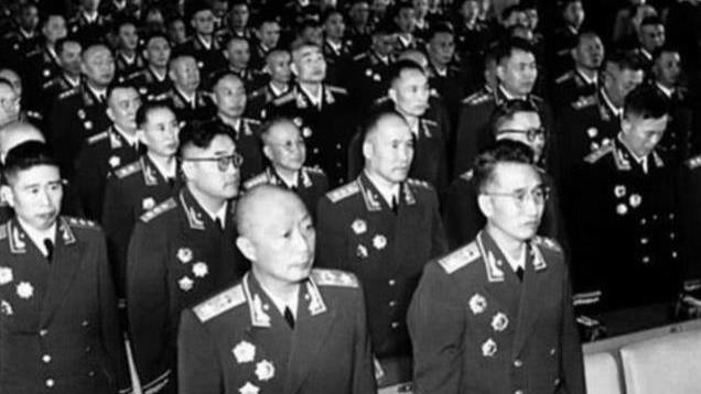 1955年全军大授衔，彭德怀上报大将候选名单，毛主席提笔划去五人
