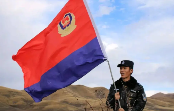 老民警们可能又要失望了，2025年预安排审议的法律案中没有《人民警察法》。
  