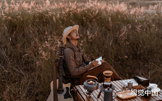 老婆偷我蚂蚁森林能量给实习生浇树，我不以为然，直到我看见了实习生的回复...