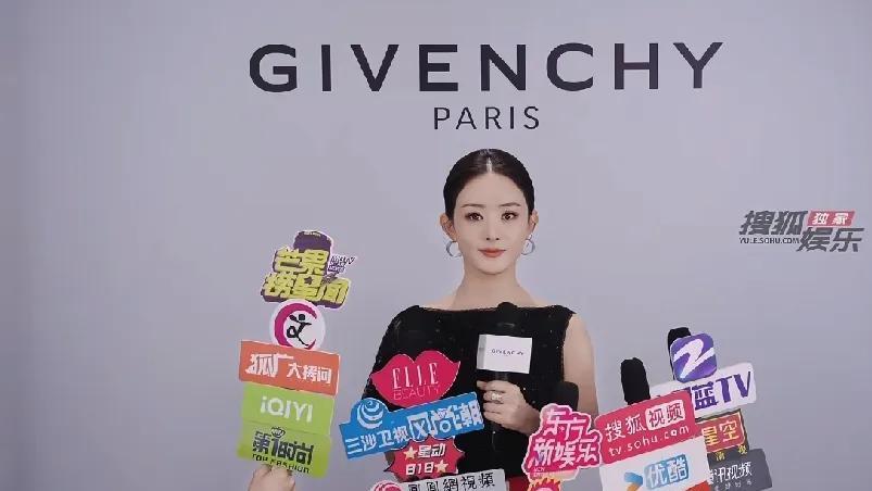 7月22日赵丽颖在专访里扔了个“王炸”——这位手握金鹰奖的85花直言，下一步想挑