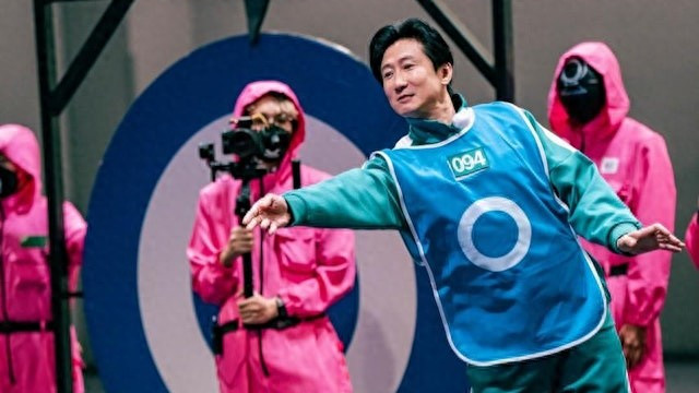 洪天明周家蔚前被曝婚姻危机，邓兆尊后话里有话，女方高情商回复