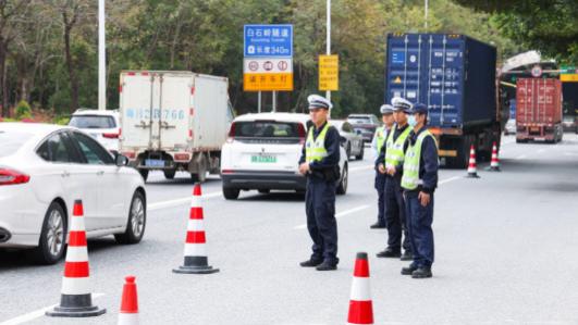 广州深圳等多地交警部门更名，执法理念转向管理服务并重
