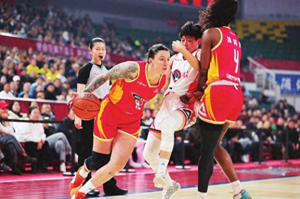 1月3日，2025-2026赛季WCBA联赛第12轮常规赛全面展开。山西竹叶青酒