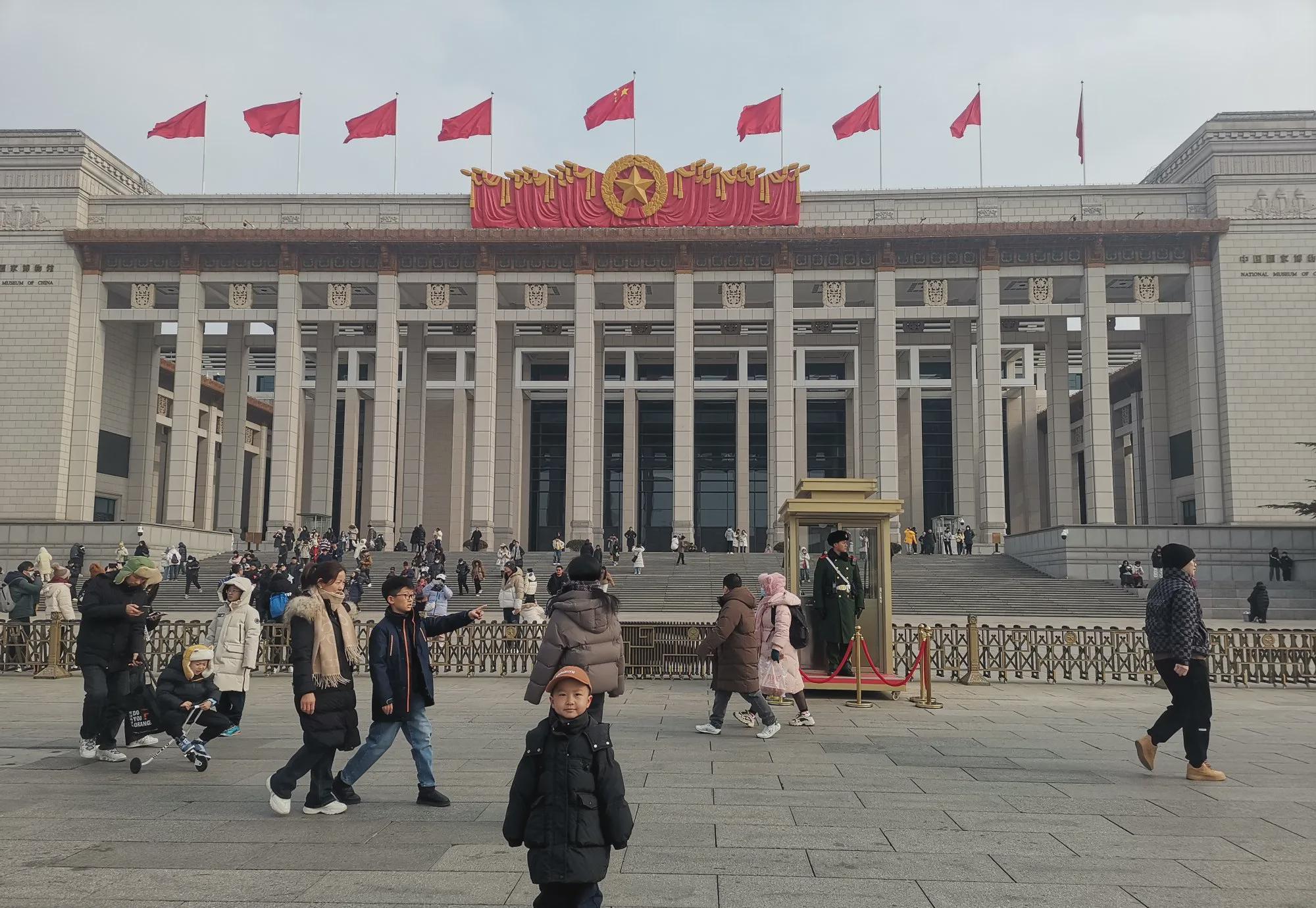 步入中年，切勿轻率生育二胎

本人出生于八九年，妻子九零年，我们结婚较晚，生