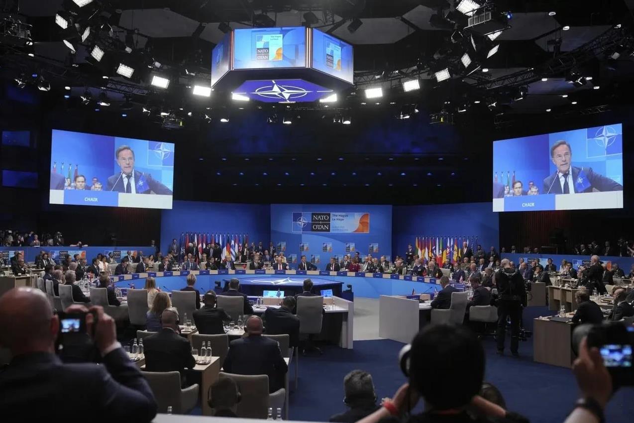 【北约秘书长吕特敦促欧洲各国必须掏钱帮乌克兰购买美国武器】
布鲁塞尔时间2025