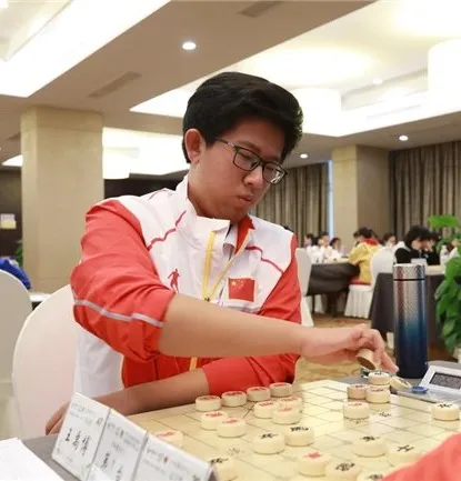 五羊杯资格赛前六轮结束，王禹博4胜2和，提前锁定资格赛冠军🏆，王禹博去年天天象