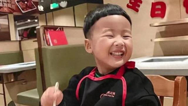 上海3岁男童被虐杀案开庭，作案手段残忍，亲妈报警遭生父阻拦
