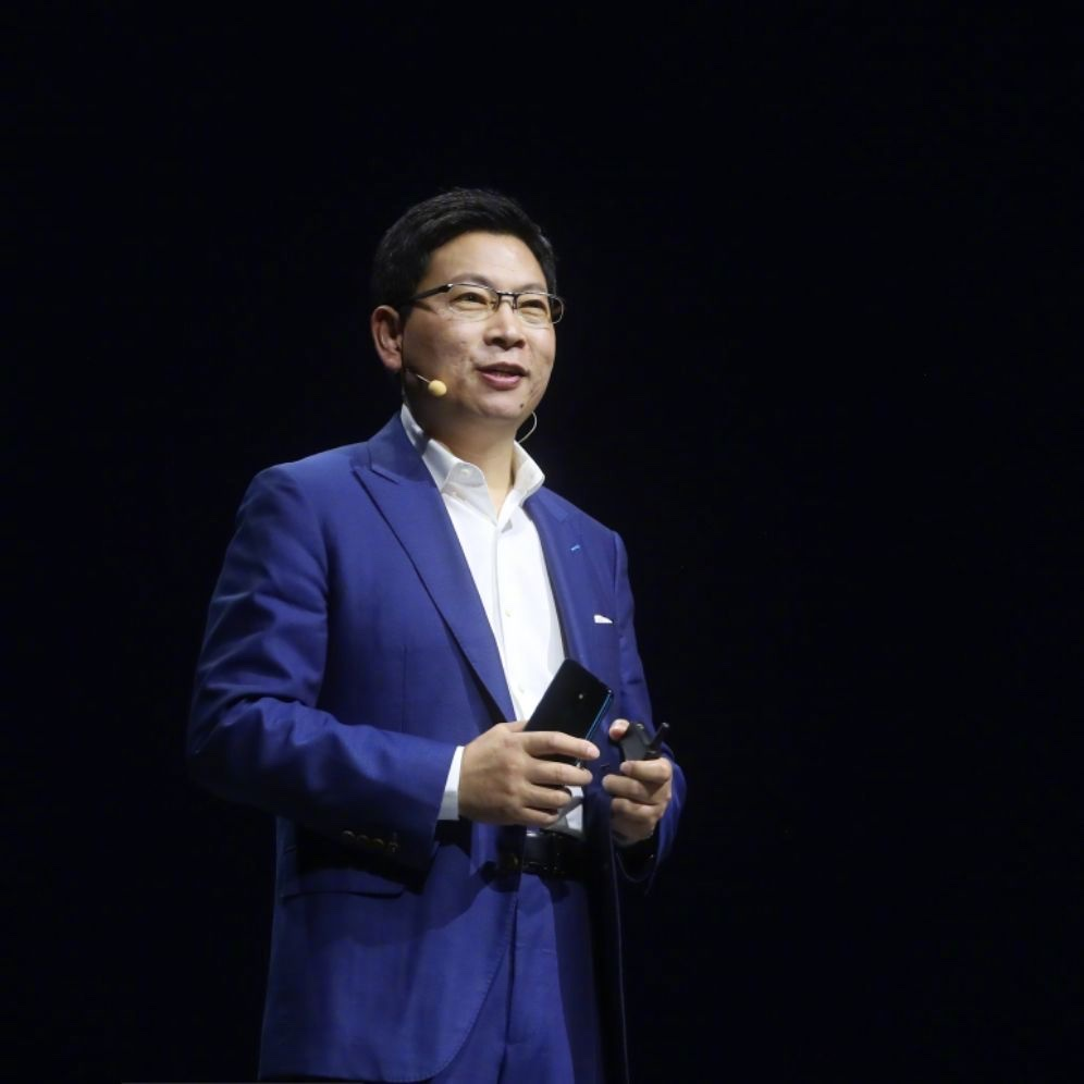 余承东彻底不装了。他表示，华为不是智能驾驶的第一阵营，而是第一。
他说，华为汽车