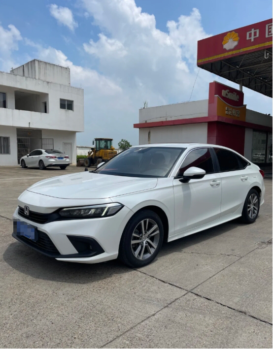 不是所有伙伴都叫老伙计
聊车时，我们总在谈论澎湃、推背、肾上腺素。但生活的大多数