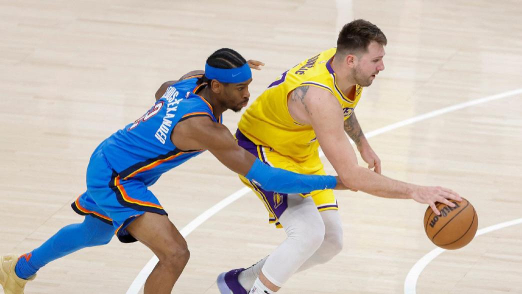 场均轰40分11板9助，成NBA历史首人！要这么打，本赛季MVP悬念不大了