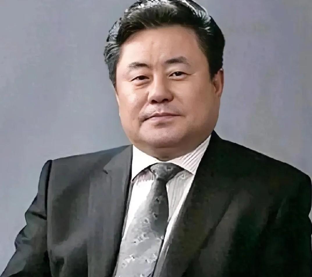 徐沛东和刀郎谁厉害？
才刚刷到一个作品，评论区人争论得“面红耳赤”的。有说刀郎在