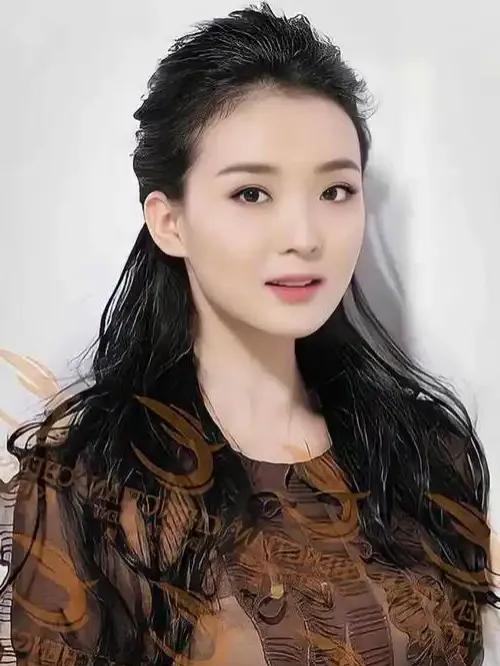 王艳，嫁入豪门，但一切并不如意，如今又在忙着拍戏了。       王艳，这个《还