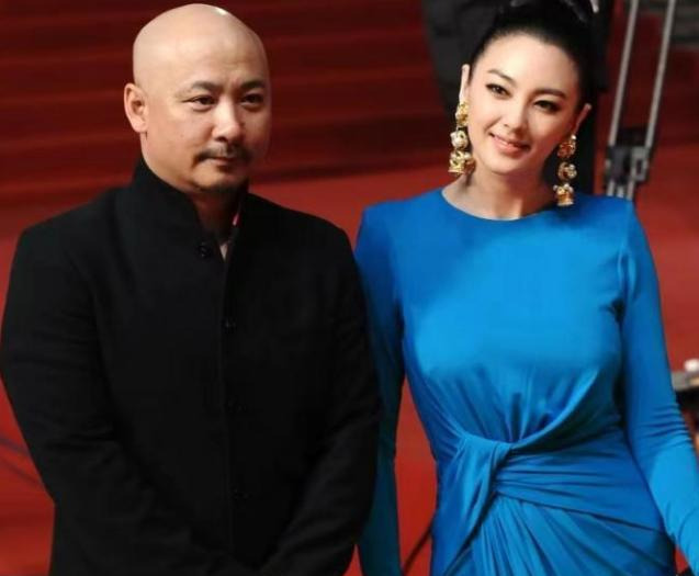 王全安抛弃女友娶张雨绮后嫖娼











王全安，一个导演，他的情史比