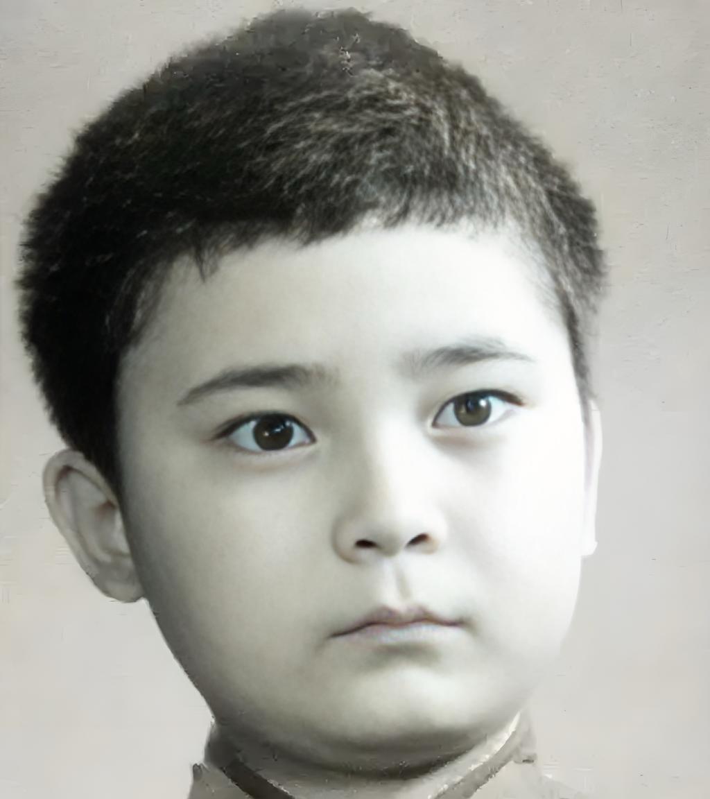 #老照片#
在七十年代，他，曾是一代人的青春偶像。主演的影片，家喻户晓，脍炙人口