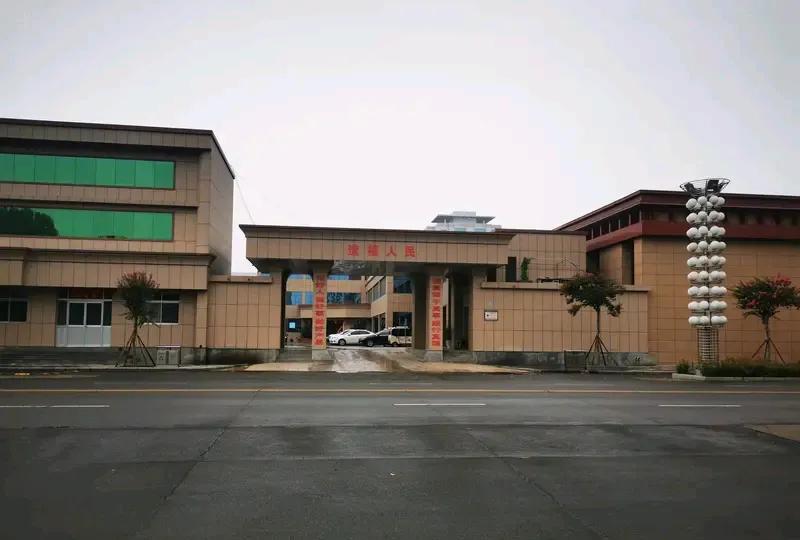 有些人甚是怪异，倘若有人提及南街村历经数十载发展而让村民富裕起来，生活再无后顾之