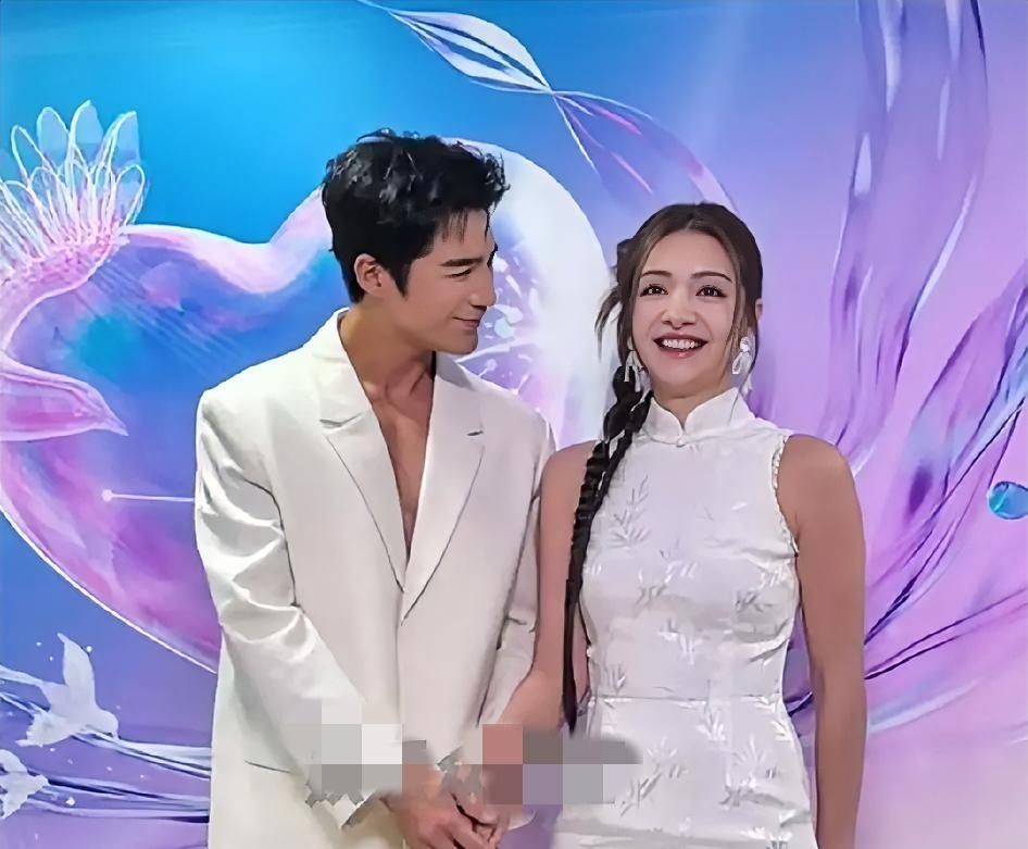 姜潮真的对麦迪娜是真爱啊，字里行间都满满爱意，女儿都比不上妈妈，他们这一对的感情