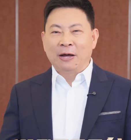 赛力斯张兴海又得睡不着觉了，都是余承东惹的祸。余承东宣布问界M8的小定已经突破1