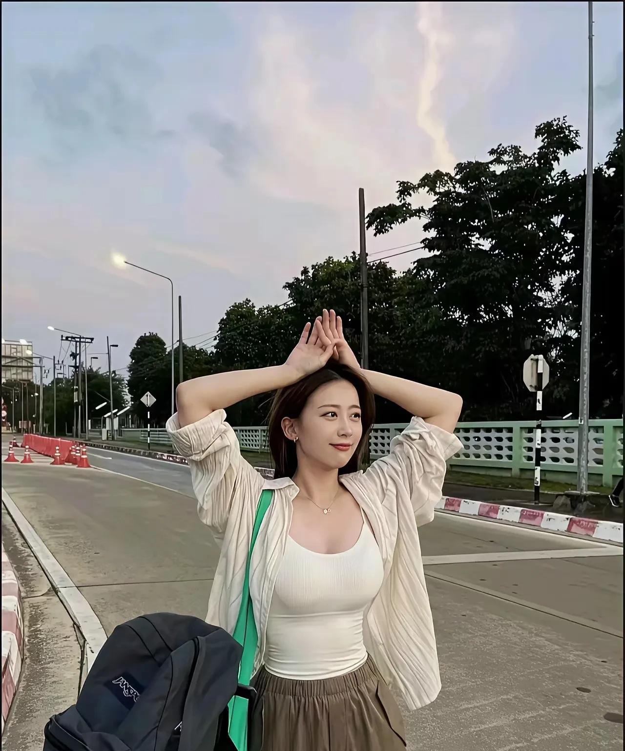 找老婆啊，真不用太纠结长得漂不漂亮。脾气好、温柔善良，还能孝顺长辈，这才是最重要