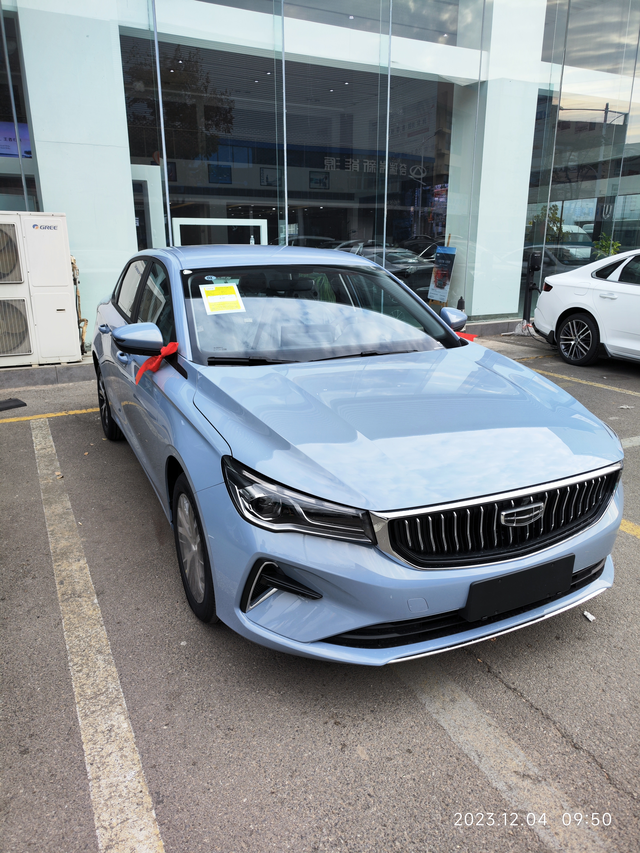 23款帝豪手动豪华冠军版半个月使用感受
23款手动豪华冠军版，新车开了半个月，之