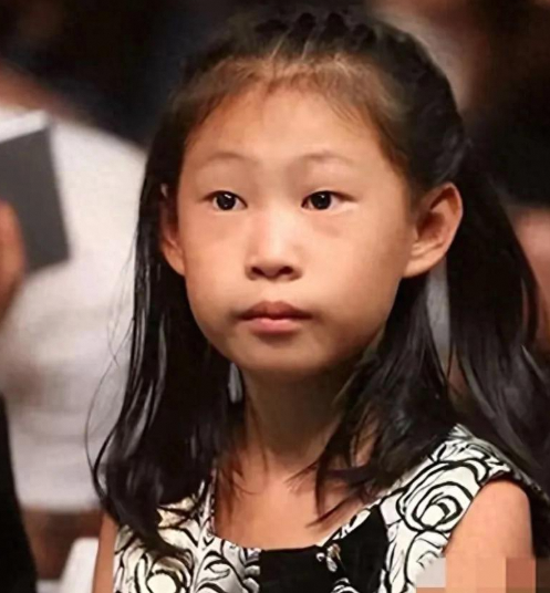 小沈阳女儿十年蜕变：从“最丑星二代”到自信少女
