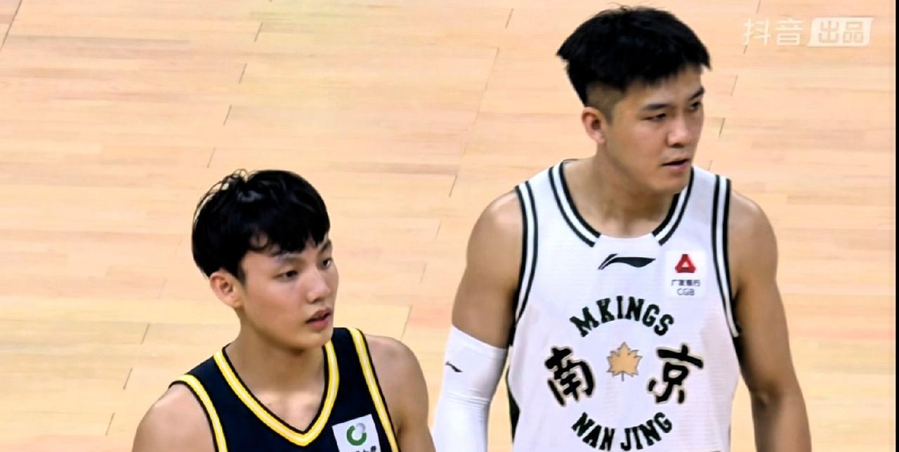 没徐杰这个家得散！主场打同曦，，一场比赛就能看出徐杰的价值，没有就是两支球队，和