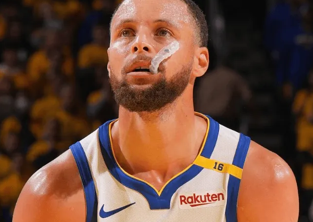 NBA常规赛，勇士记者更新社媒，公布了球队今日的伤病报告。
斯蒂芬-库里、德雷蒙