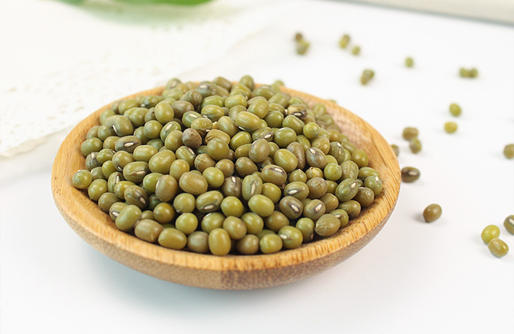 糖尿病人吃对主食，血糖控制事半功倍，这就要做到会吃主食，比如用某些食物替代精米白