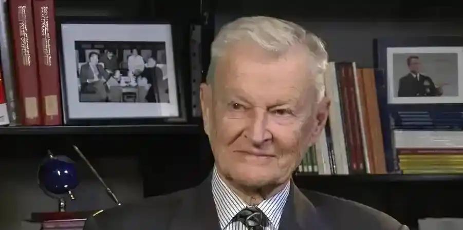三十年前，美国战略顾问布热金斯基就曾为美国规划好了“退休”蓝图。他设想过美国霸权
