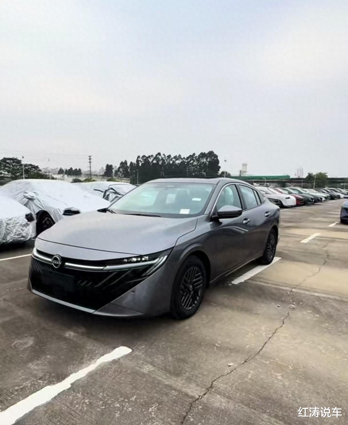 全新日产轩逸实车现身，外观很漂亮，1.6L动力，能否继续畅销