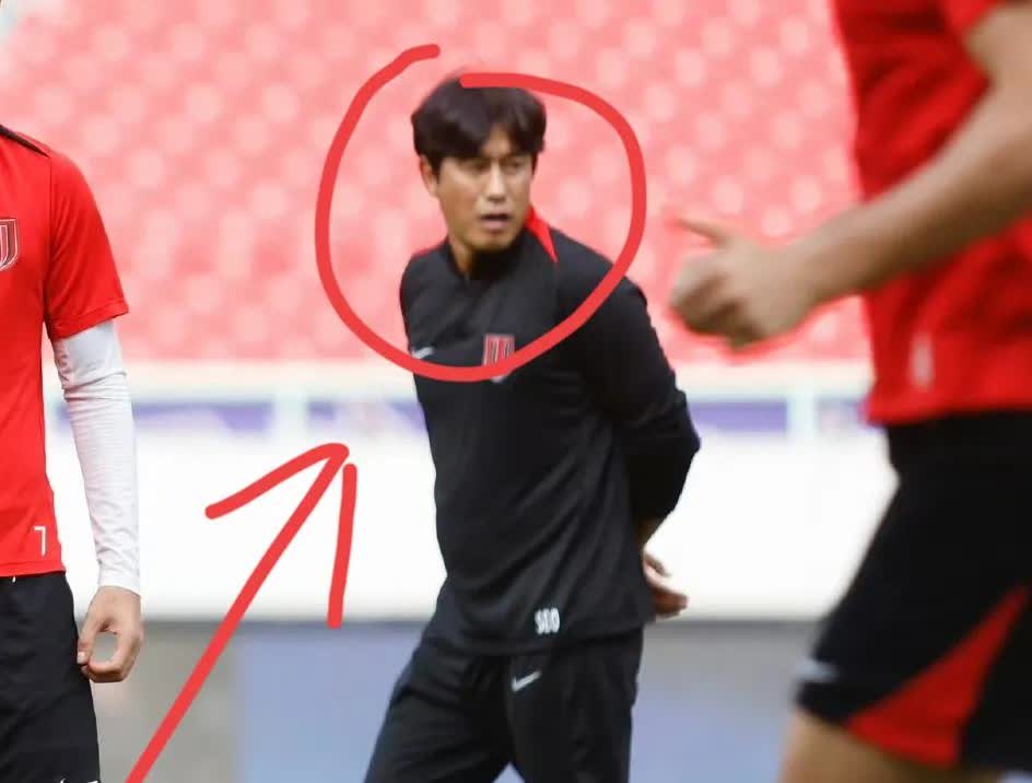 “中国足球又出丑闻！”7月16日晚，中超联赛第3名成都蓉城，主教练徐正源的妻子尹