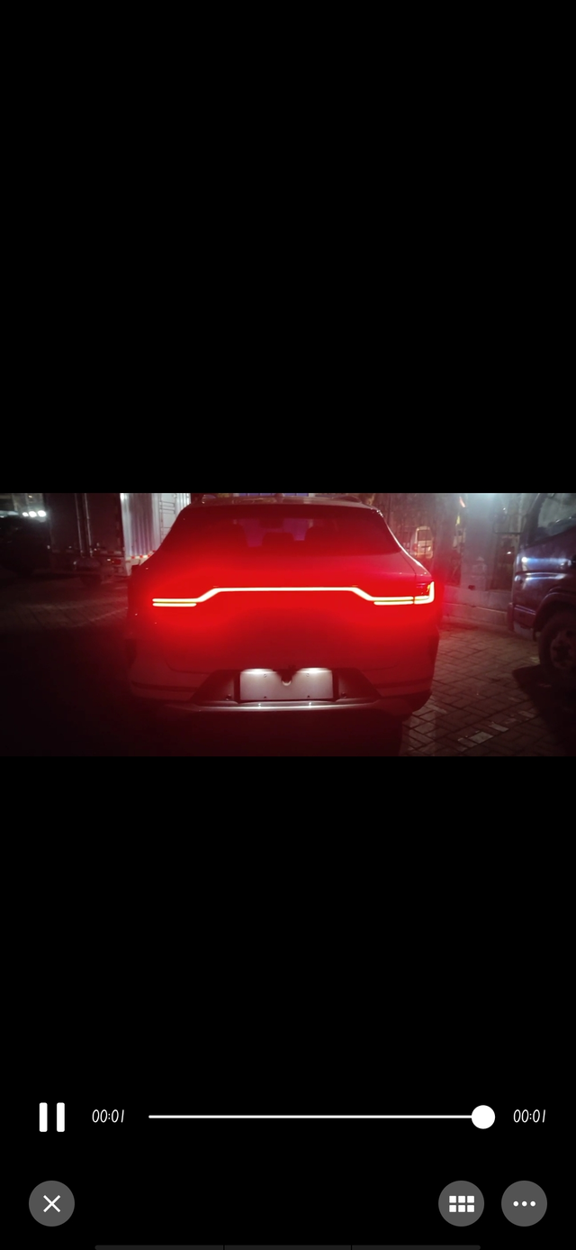 新车后尾灯不亮了
几新买没的牌还没挂，灯就不亮了，比亚迪的品控太拉跨了，你们又遇