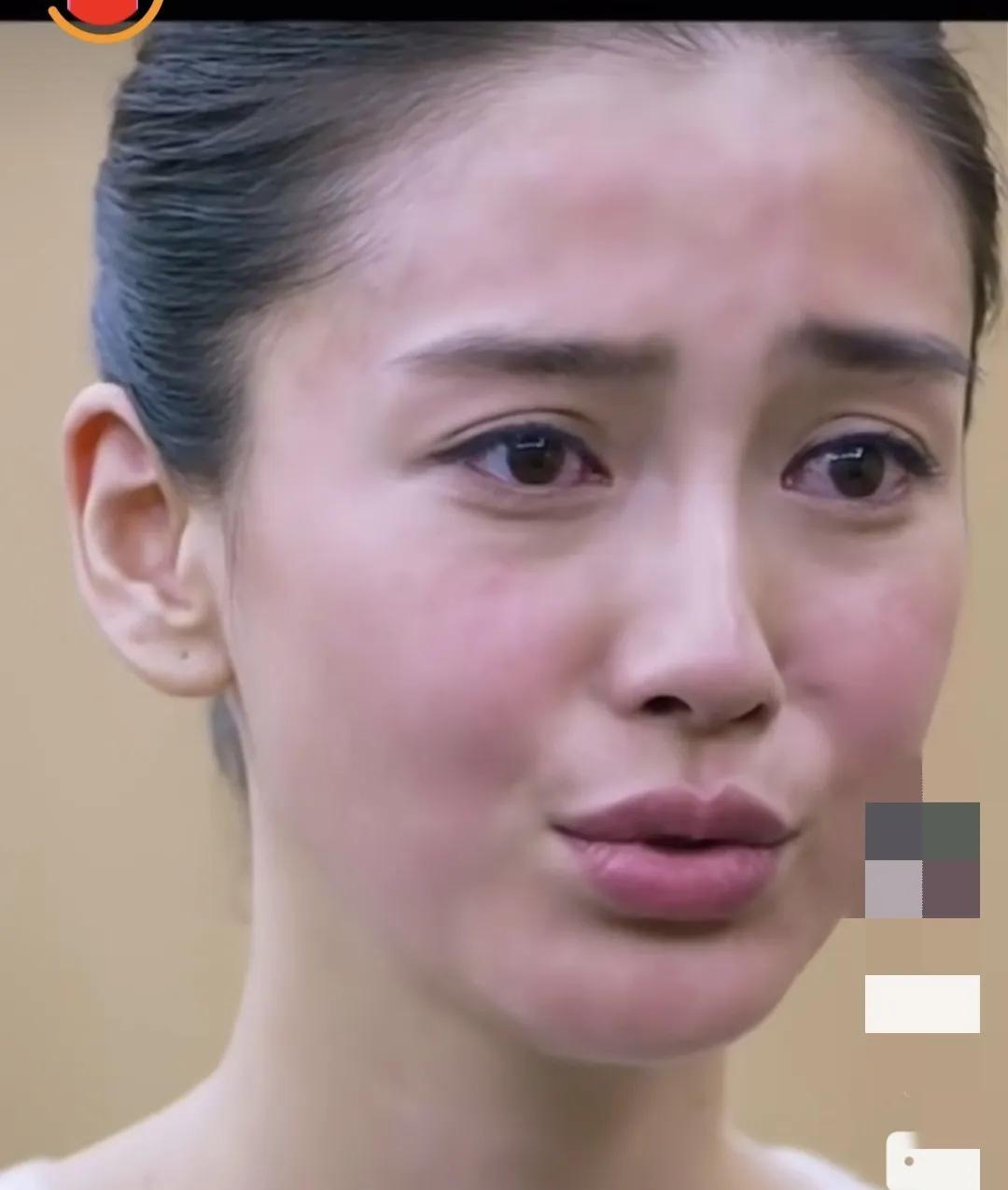 都吹杨颖多美多美，明明素颜这么普，就是一路人，街上比她漂亮的一抓一大把好吗？
尤