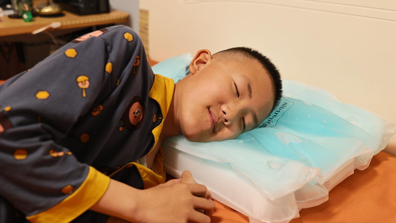解锁高质量睡眠，添眠浮力枕F1让孩子深睡一整夜