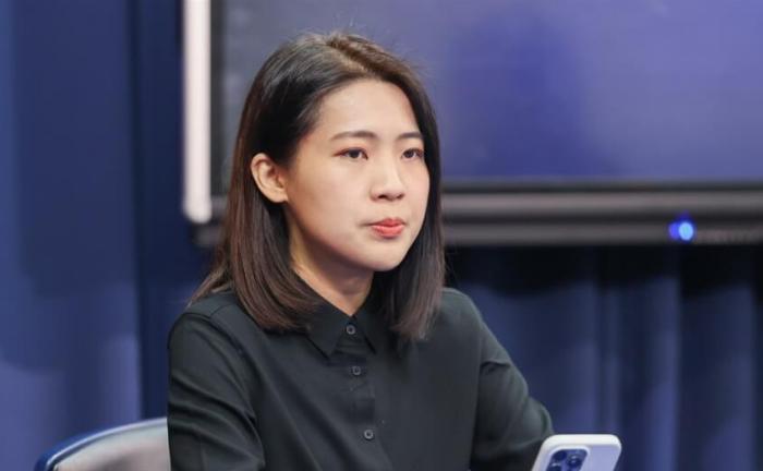 徐巧芯为什么急着撇清“自己不支持统一”？
曹兴诚今天发了个文，称“国民党包括徐巧