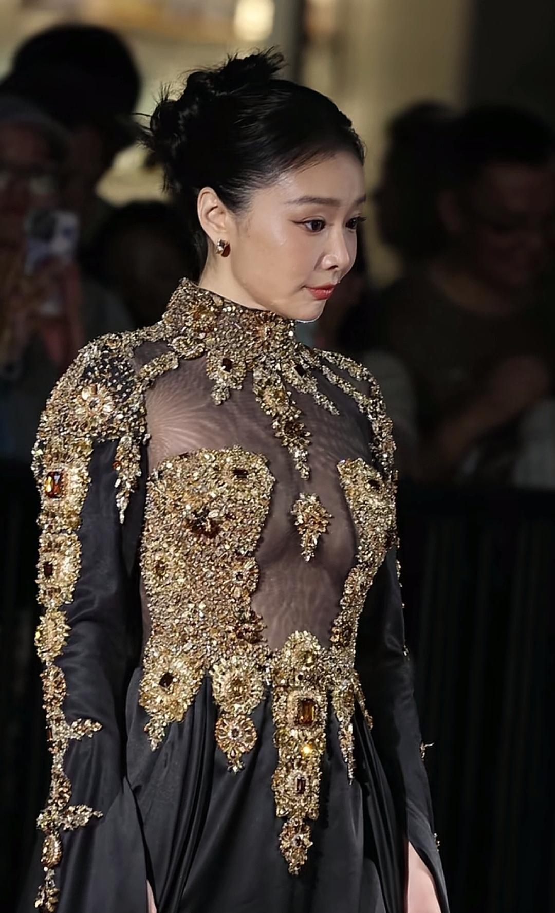 [机智]正如古人云： “美人如花隔云端”,这气场简直无敌了！说高叶气场全开，那真