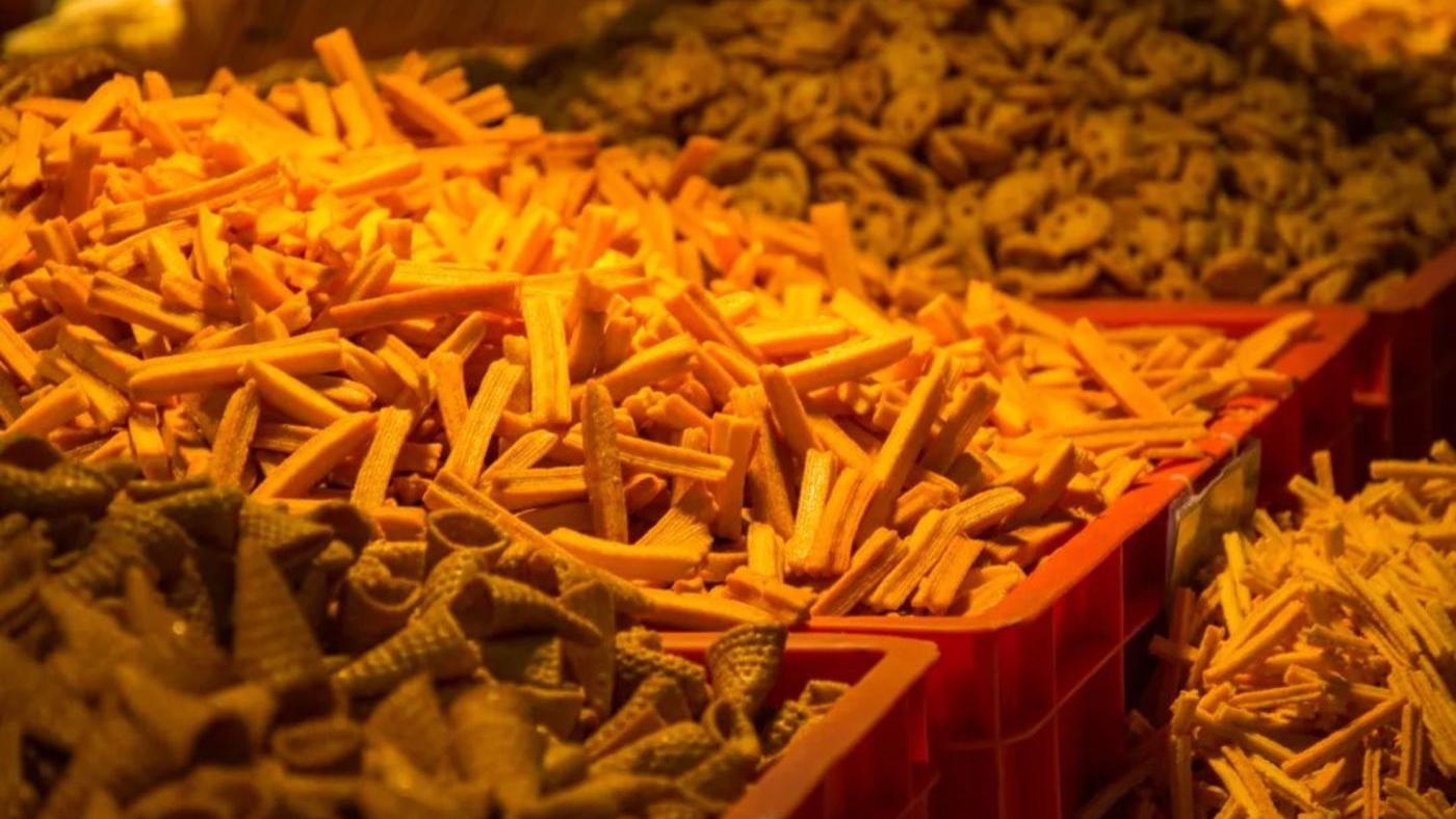 零食带货视频，针对大馋丫头的一场“资本做局”