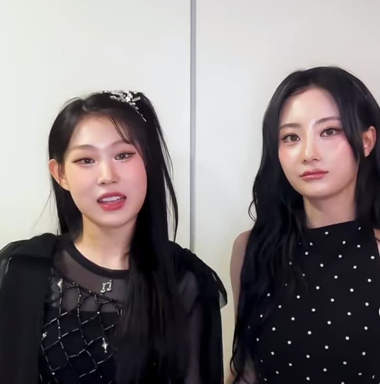 小沈阳女儿和韩国爱豆同框，感觉这差距没想象中那么大啊。
右边韩国女生更精致，但