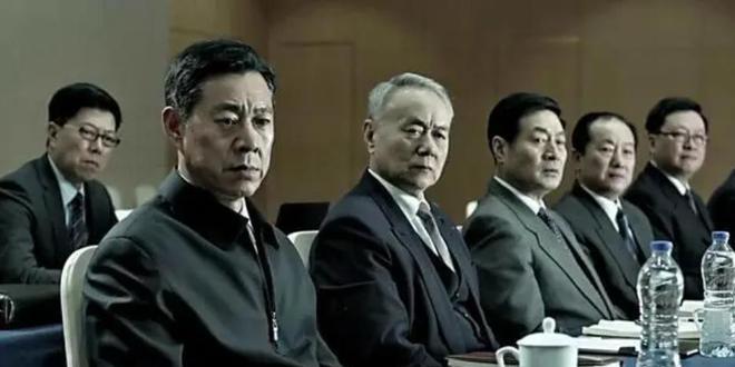 和省长对应的军官，是军长还是战区司令？不少人都觉得，军长和省长是一个级别的，这当
