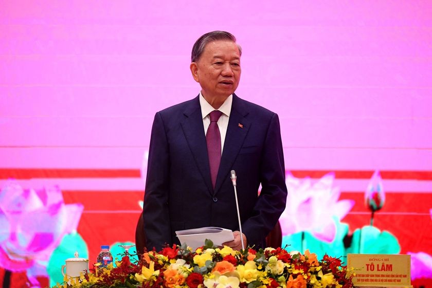 7月19日，越南政坛突发剧变，紧随其后，中国立即宣布将与越南陆军展开联合训练。根