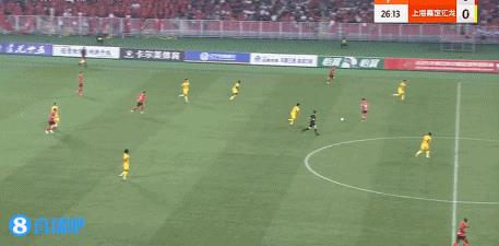 姆本扎7分钟连进两球，辽宁铁人2：0领先上海嘉定，姆本扎不愧是中甲最佳射手，刚伤