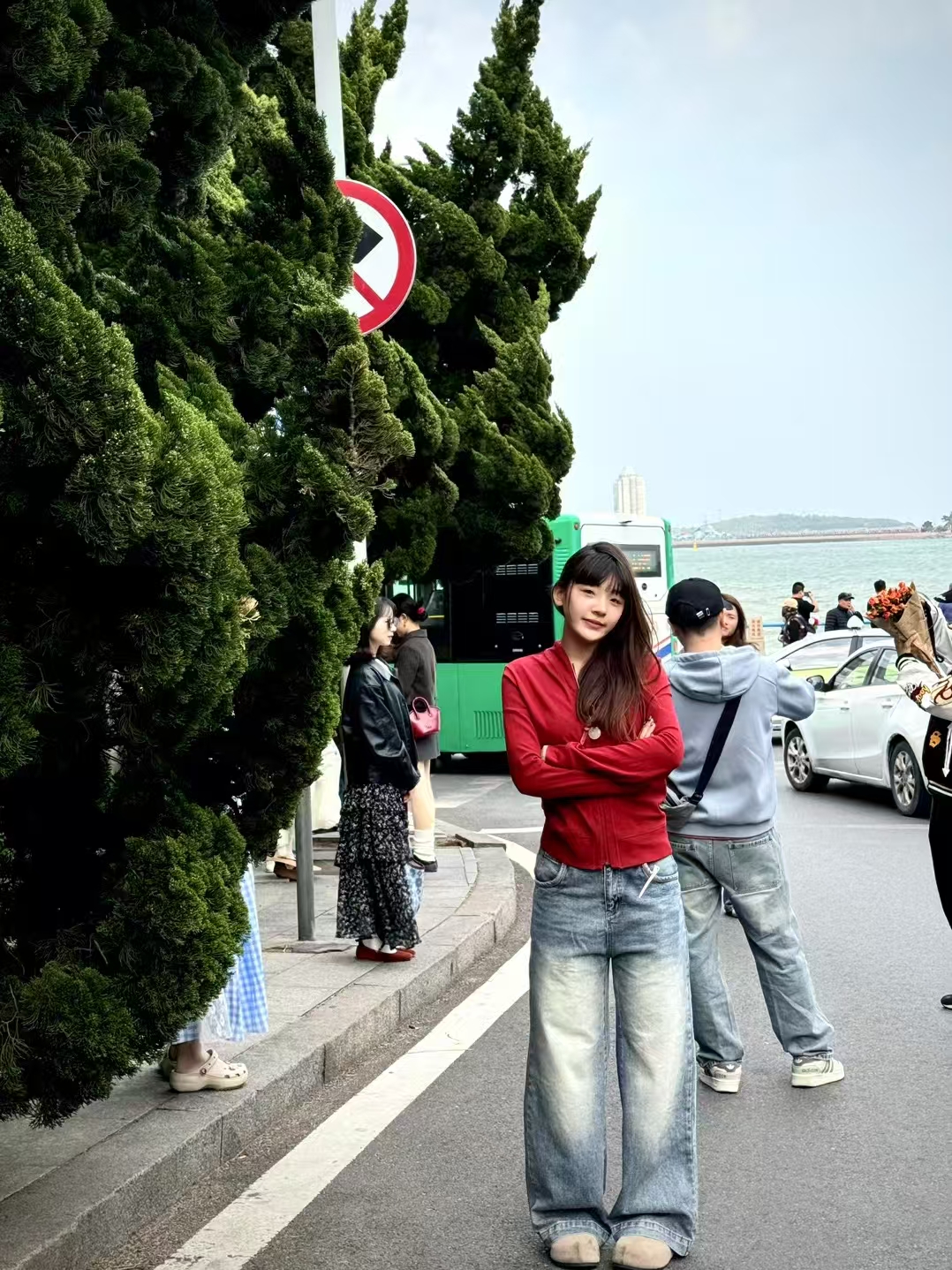 最近睡不好，医生建议我睡你怀里。