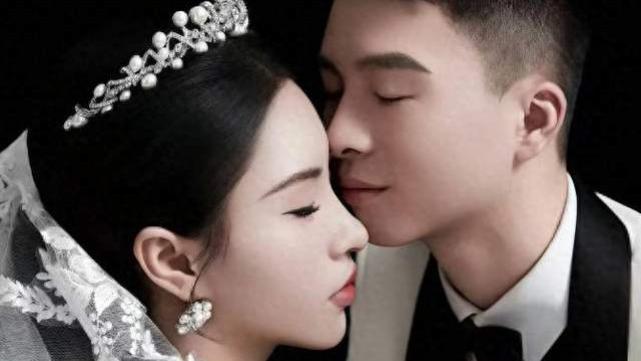 25岁帅哥结婚头天与女友跳楼，开奔驰3家店铺，生前两通电话存疑，家属不认可意外