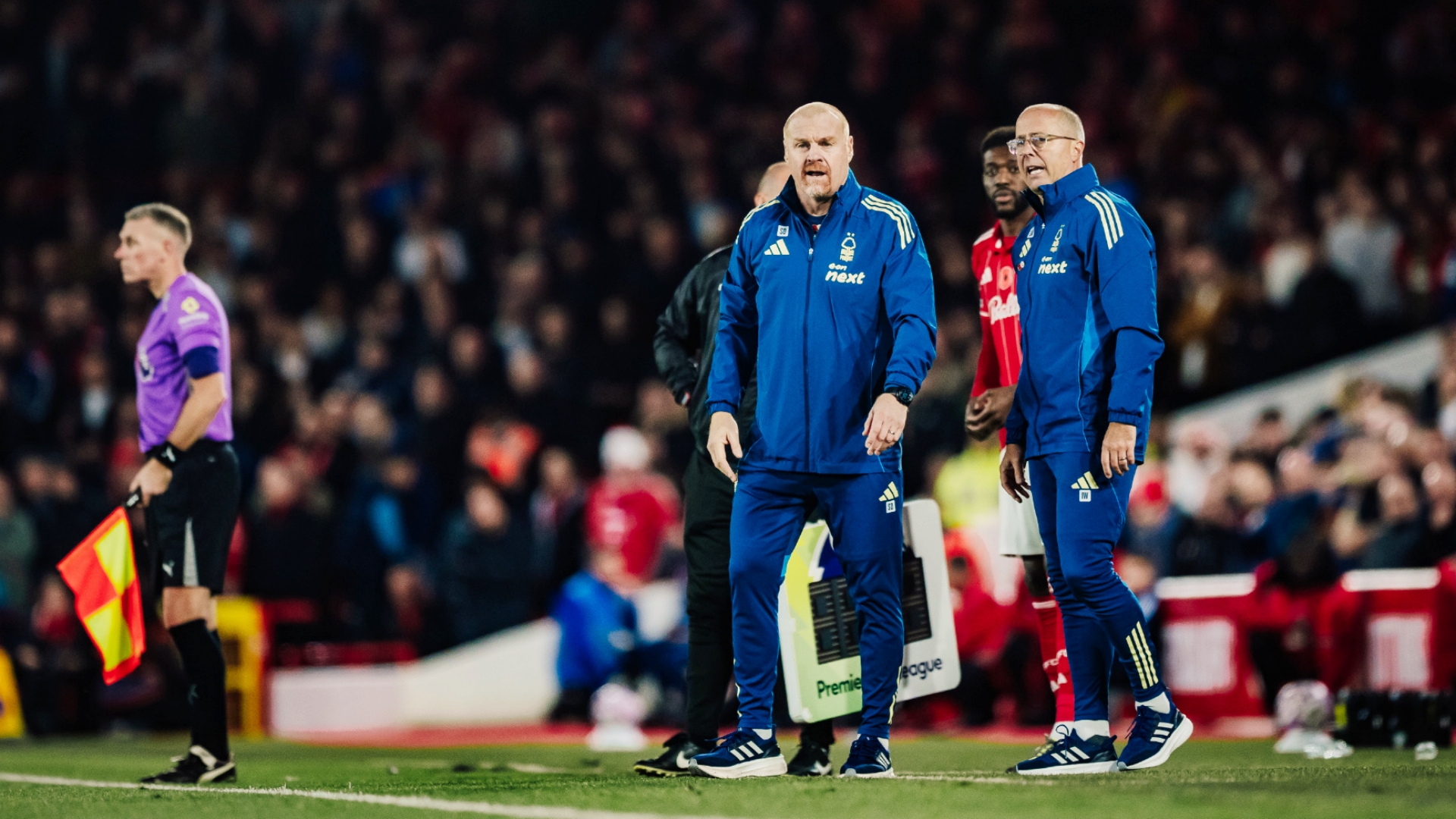 诺丁汉森林战平曼联的比赛中，诺丁汉森林因一次角球误判导致丢球。
媒体报道，森林不